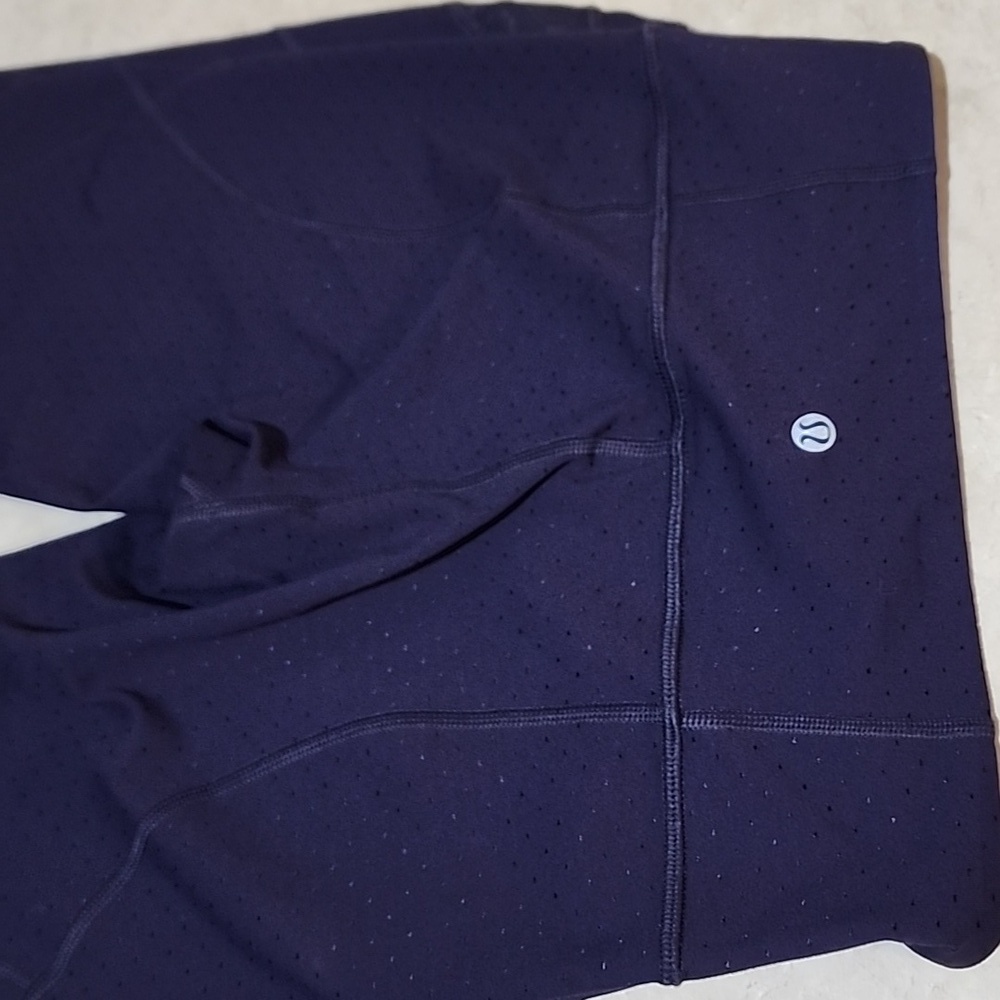 Lululemon capri leggings size 4